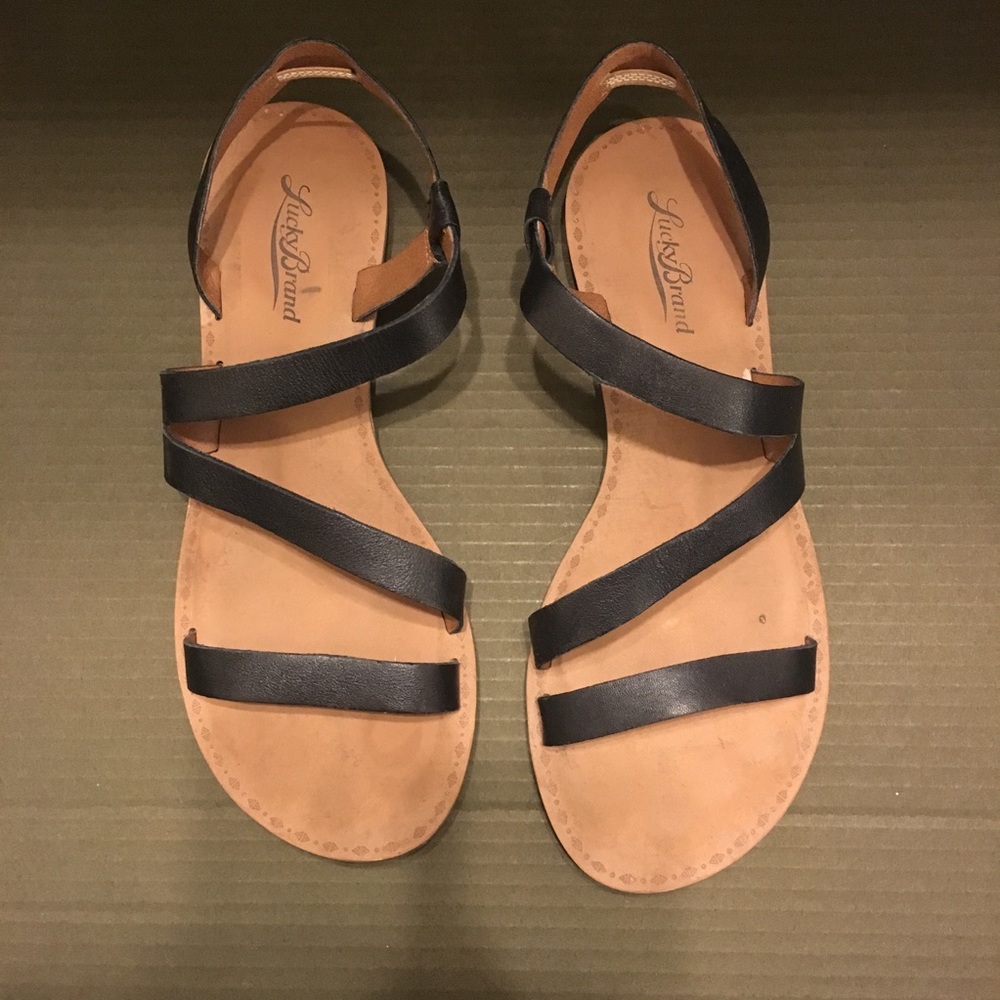 LUCKY | Black Strap Leathers Sandals